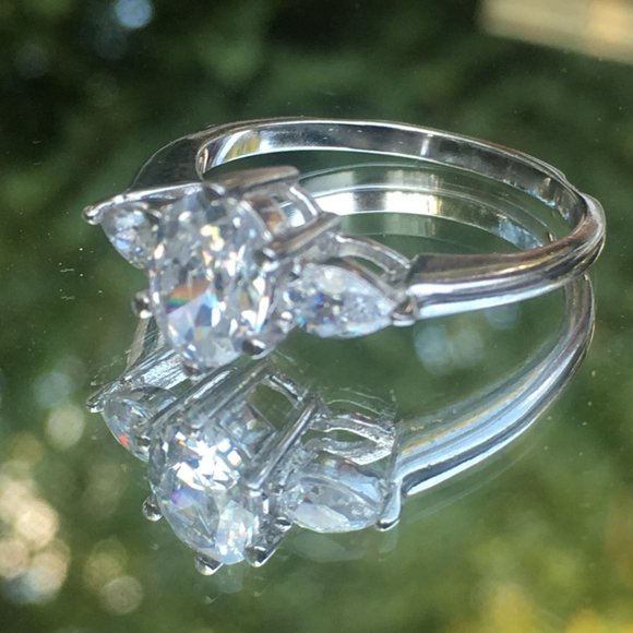 Silver Oval Solitaire With Teardrop Accents Cubic Zirconia Ring, Size 8 3/4 - Picture 9 of 11